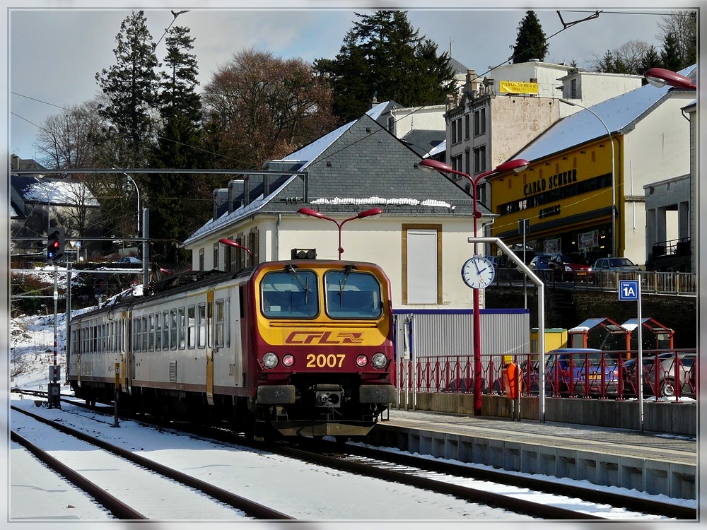 Z 2007 is waiting for passengers in Wiltz on March 5th, 2008.