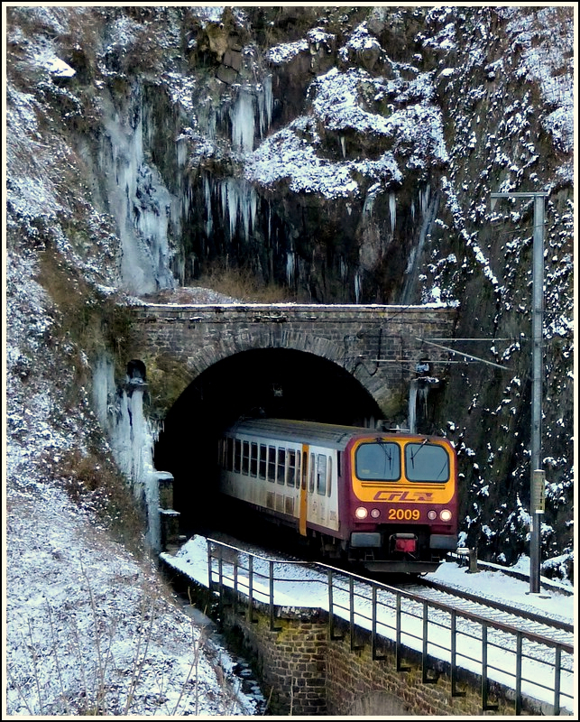 Z 2009 is leaving the tunnel  Fischterhaff  near Goebelsmhle on the cold February 3rd, 2012.