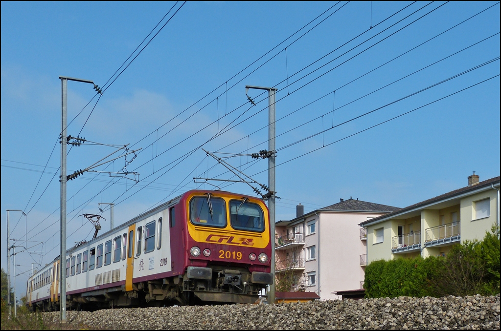 Z 2019 is running between Mersch and Lintgen on October 25th, 2012.