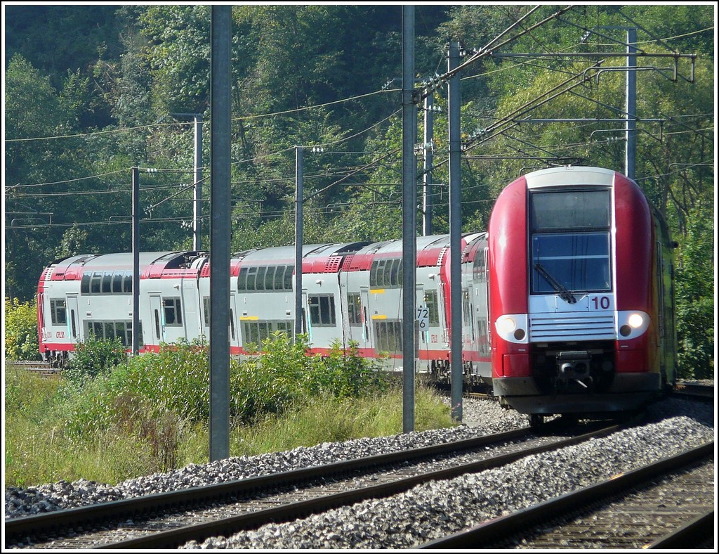 Z 2200 double unit is running between Drauffelt and Mecher/Clervaux on August 30th, 2008.