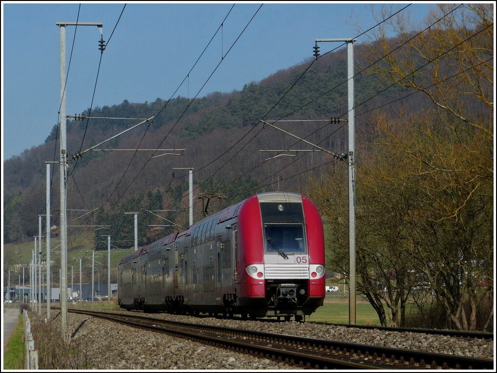 Z 2205 is running between Lintgen and Mersch on March 15th, 2012.