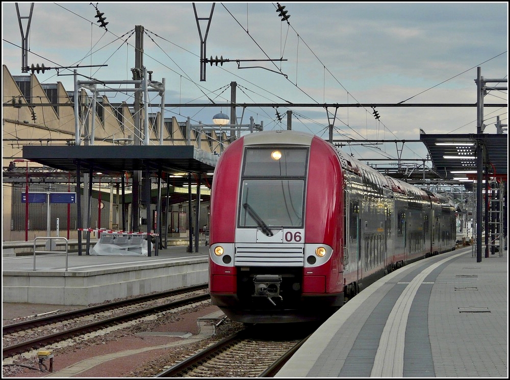 Z 2206 is leaving the station of Luxembourg City on June 19th, 2010.