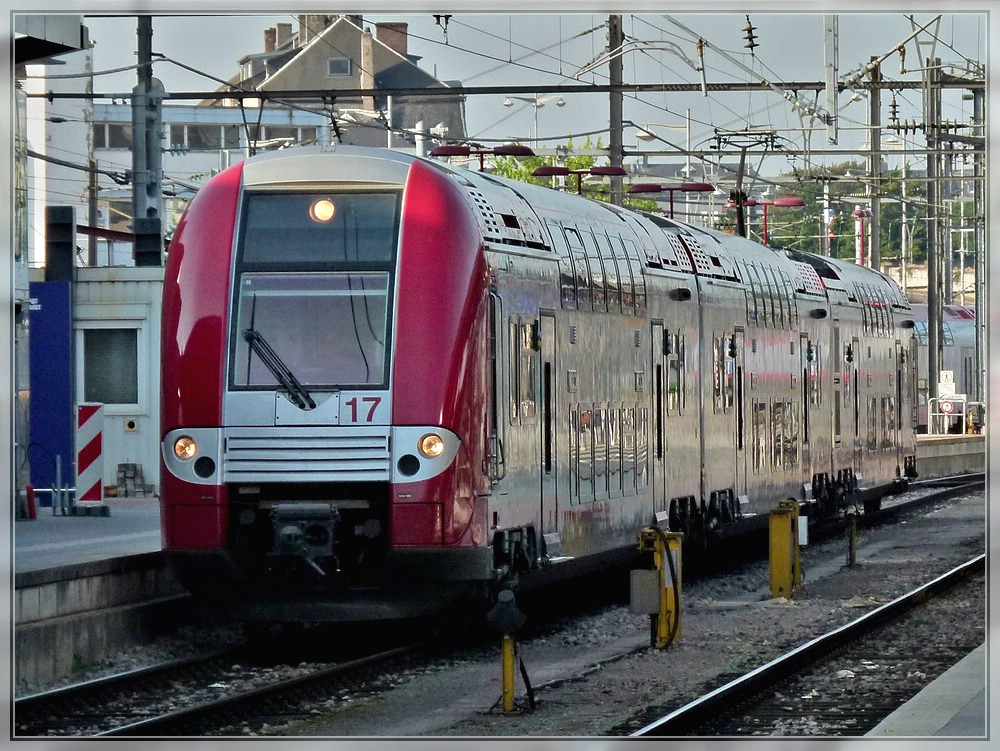 Z 2217 is arriving at the station of Luxembourg City on May 28th, 2011.