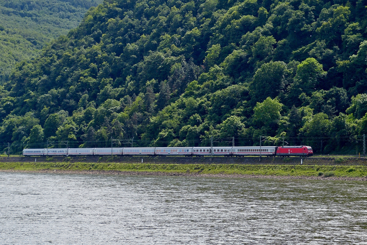 . 101 069-3 is hauling a IC on the left Rhine track between Rhens and Koblenz on May 25th, 2014.