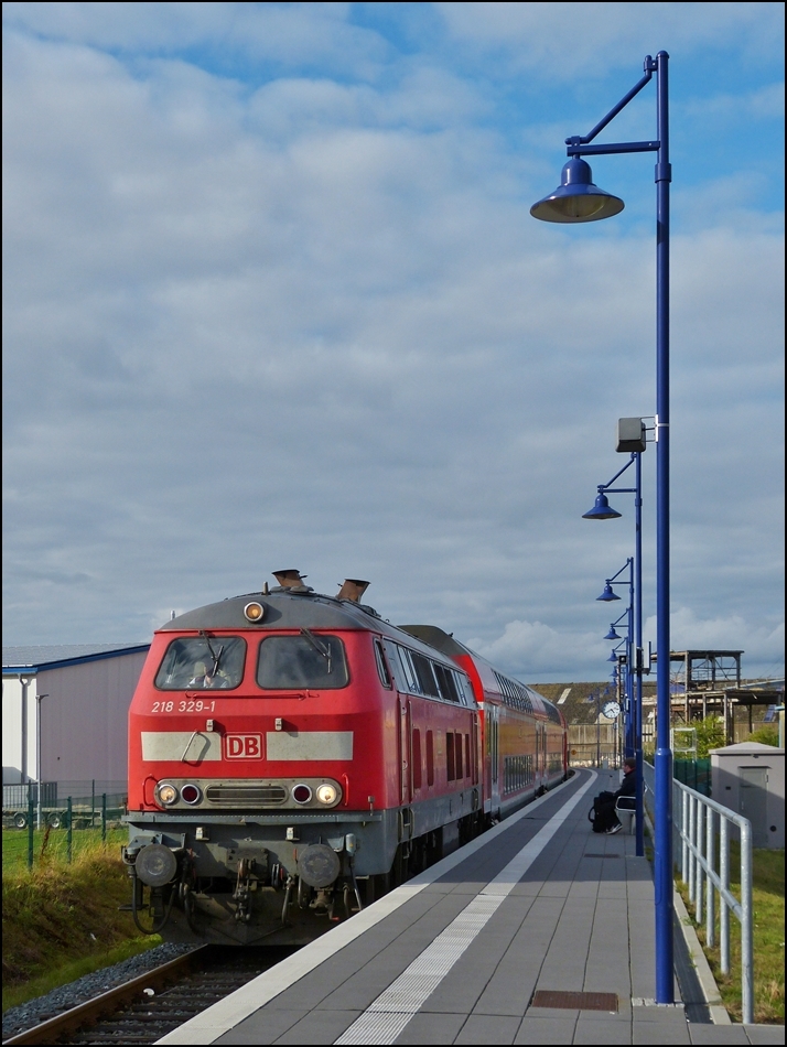 . 218 329-1 is arriving in Burg auf Fehrmarn on September 15th, 2013.