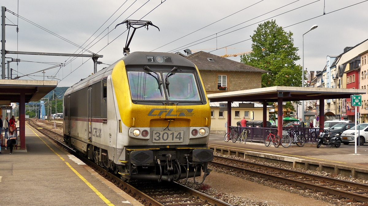 . 3014 is running through the station of Ettelbrück on June 19th, 2015.