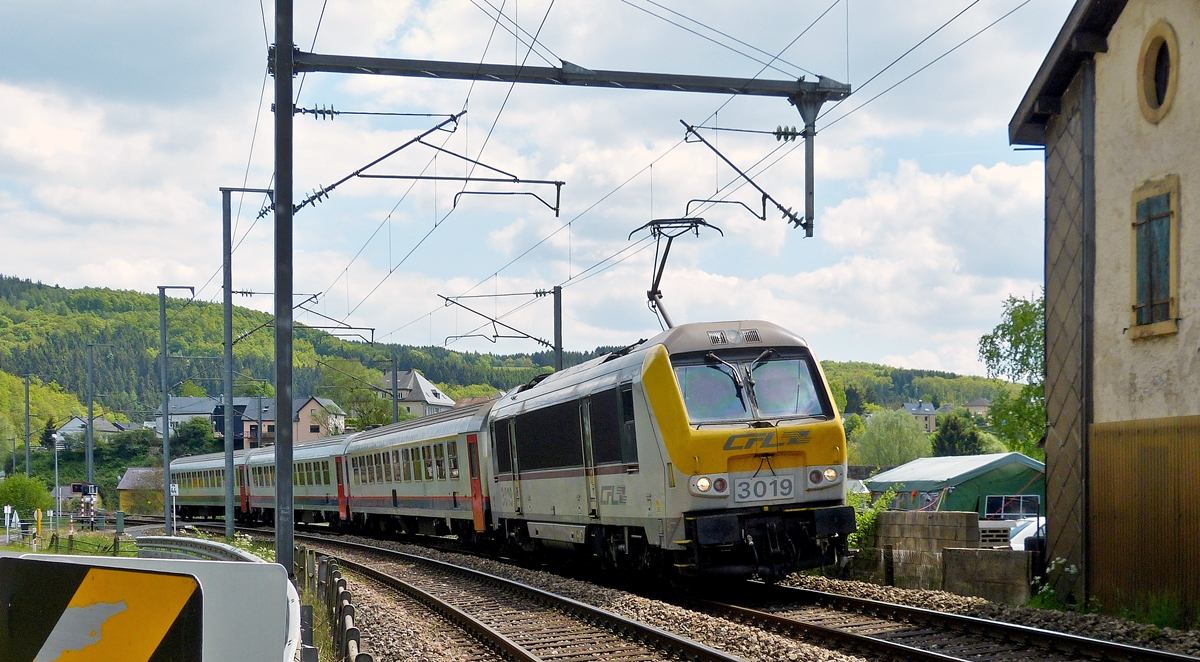 . 3019 is heading the IR 114 Luxembourg City - Liers in Drauffelt on May 18th, 2014.