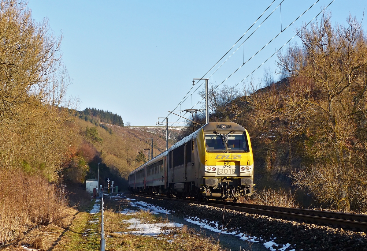 . 3019 is heading the IC 117 Luxembourg City - Liers in Maulusmühle on February 11th, 2015.