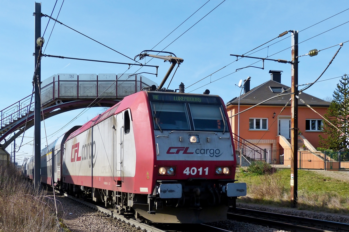 . 4011 is running through Schifflange on February 24th, 2014.