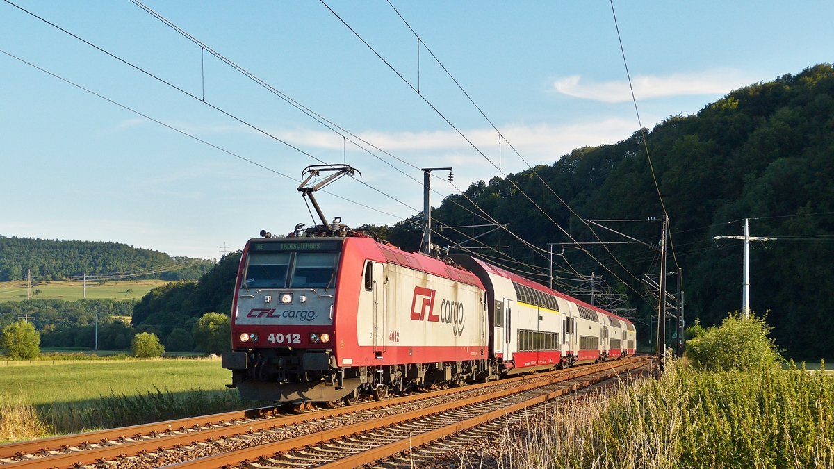 . 4012 is hauling a local train through Erpeldange/Ettelbrück on August 3rd, 2015.
