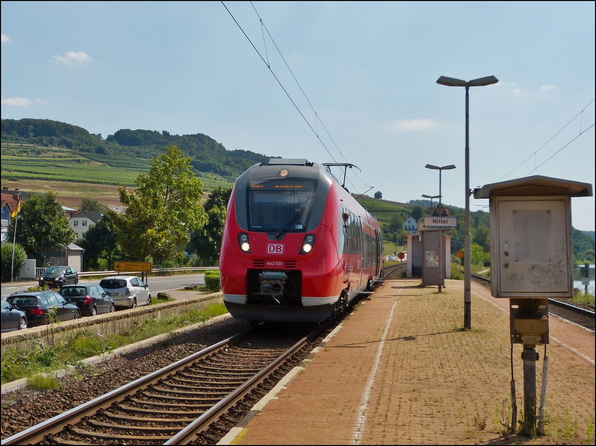 . 442 001 is entering into the station of Nittel on August 21st, 2013.