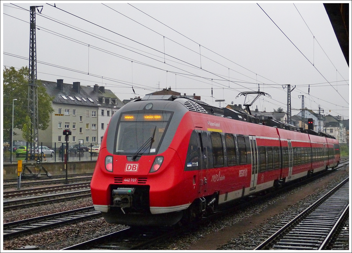 . 442 707 is leaving the main station of Trier on October 5th, 2013.