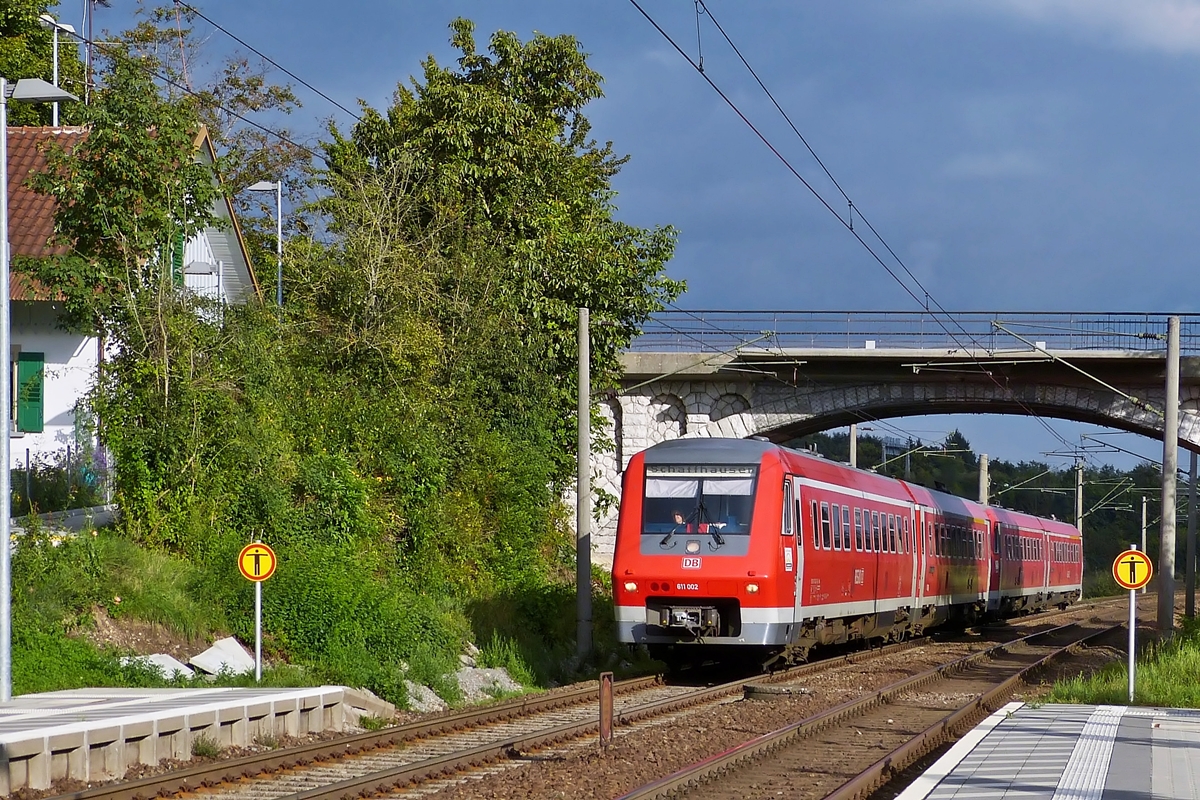 . 611 002 is runnning through Bietingen on September 13th, 2012.