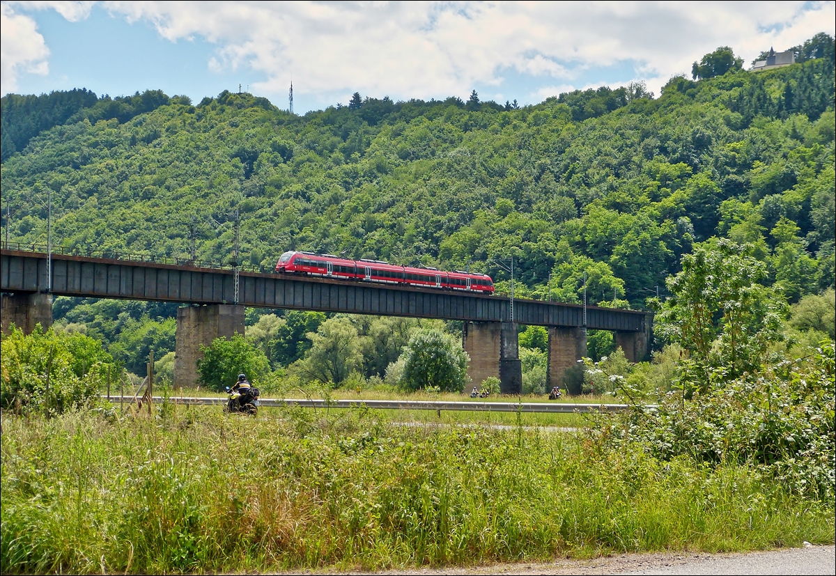 . A 442 unit is crossing the Mosel in Edinger-Eller on June 21st, 2014.