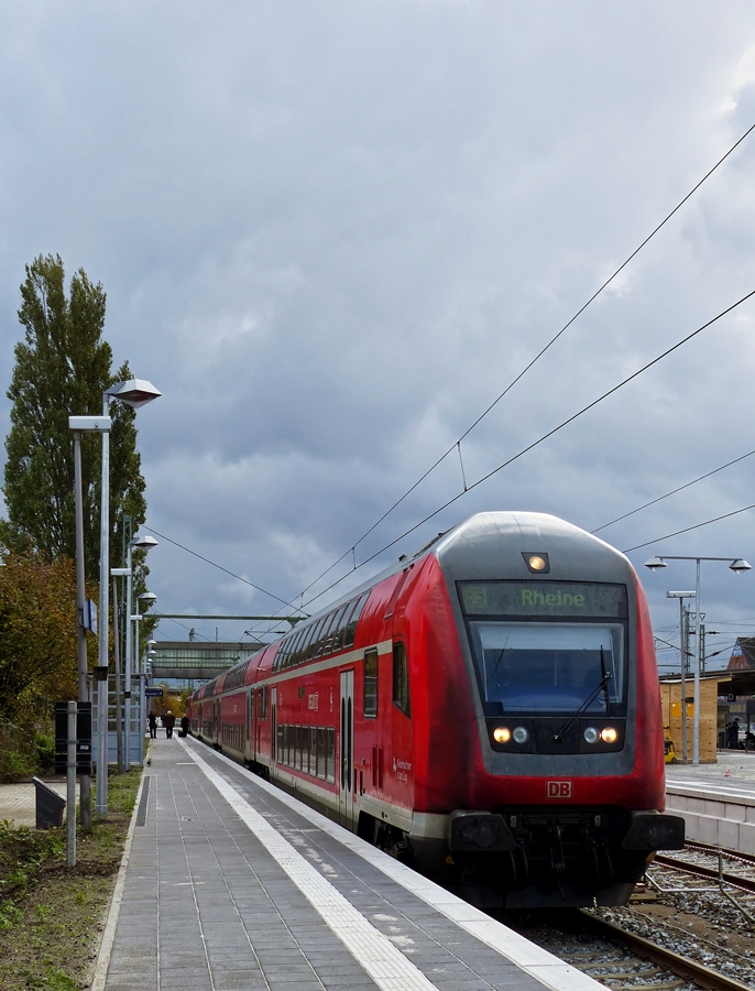 . A local train to Rheine is waiting for passengers in Emden main station on October 7th, 2014. 