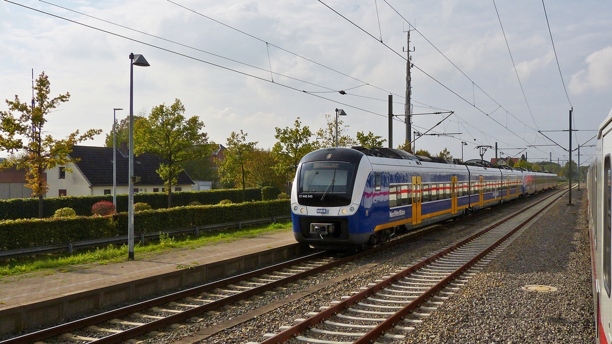 . A NWB 440 double unit is entering into the main station of Oldenburg (Oldb) on October 11th, 2014.