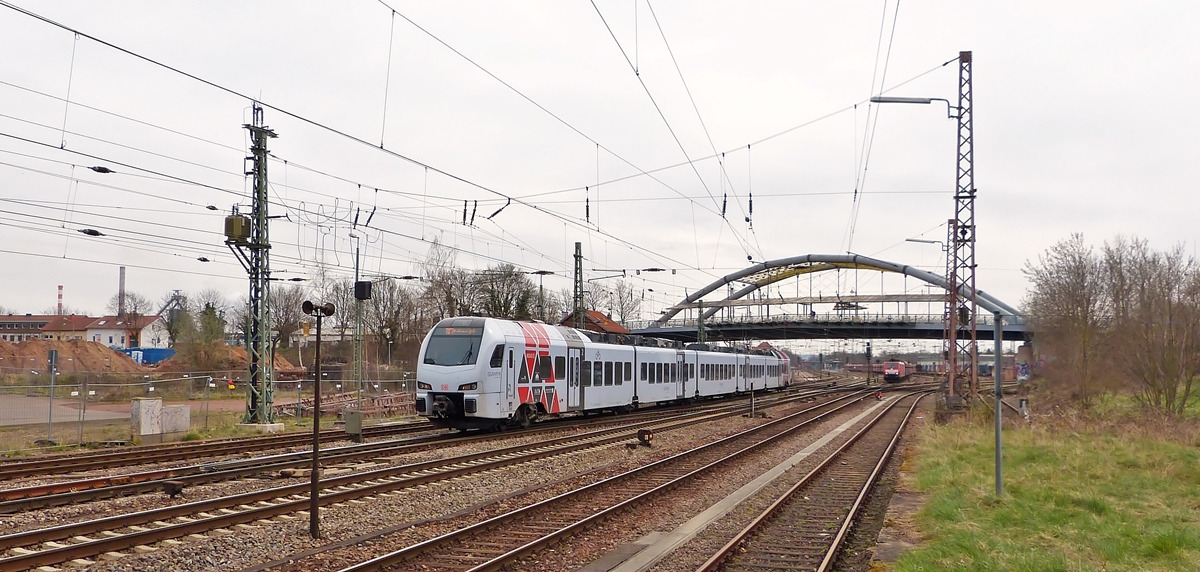 . A RE 1 Mannheim - Koblenz is running through Dillingen/Saar on April 3rd, 2015.