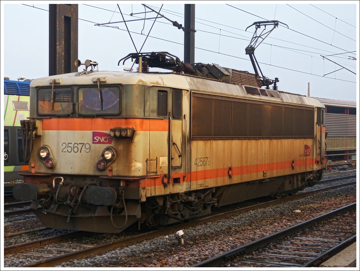 . BB 25679 pictured in the main station of Strasbourg on December 10th, 2013.