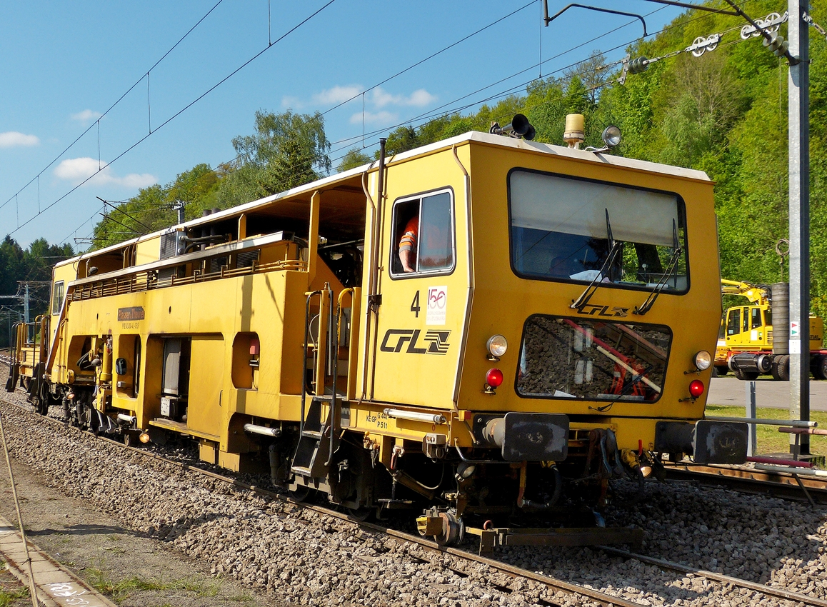 . CFL 4 (Plasser & Theurer Tamping Machine UNIMAT 08-275 N° L - CFLIF 99829424004-4)
pictured in Drauffelt on May 18th, 2014.