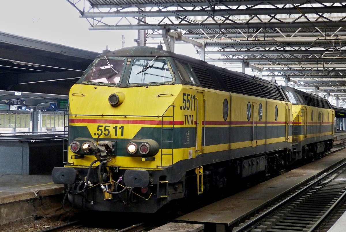 . HLD 5511 and 5501 photographed in Bruxelles Midi on April 6th, 2014.