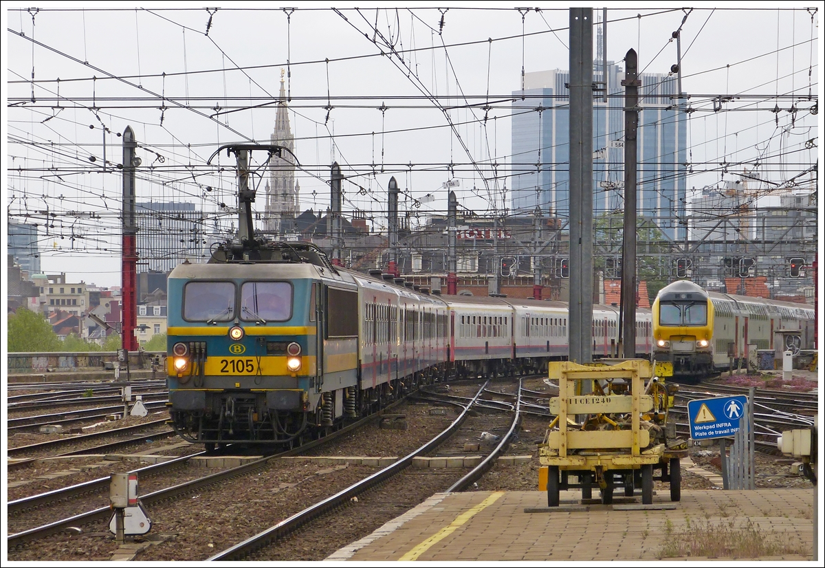 . HLE 2105 is entering into the station Bruxelles Midi on May 10th, 2013.