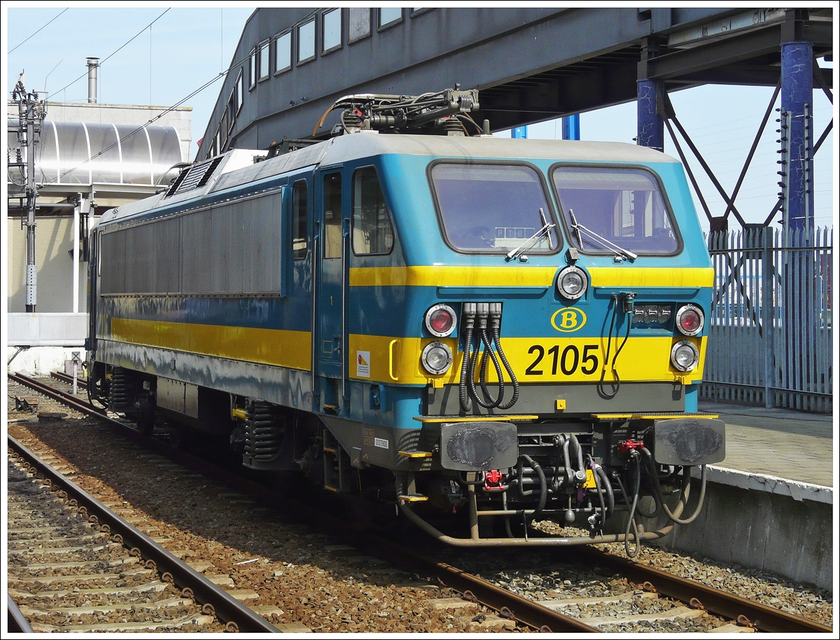 . HLE 2105 pictured in Oostende on April 11th, 2009.