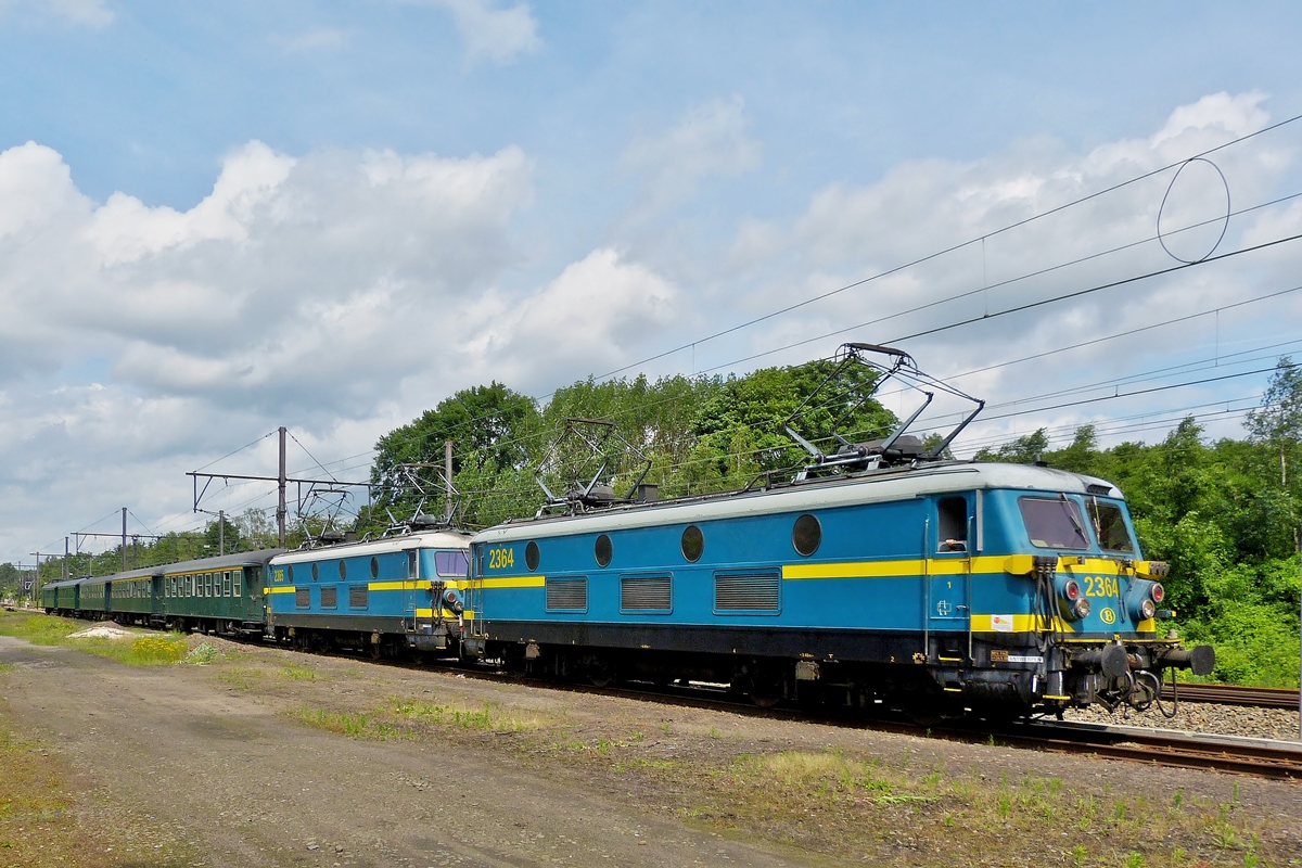 . Srie 23 double header with the special train  Adieu Srie 23  taken in Franire on June 23rd, 2012.