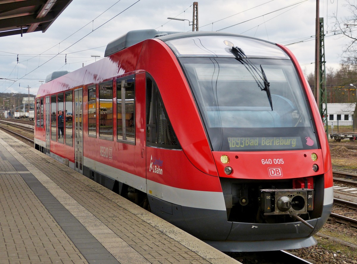 . The Alstom Coradia LINT 27 N° 640 005 as RB 93 Siegen - Kreuztal - Erndtebrück - Bad Berleburg (Rothaarbahn) is waiting for passengers in Kreuztal on March 22nd, 2014.