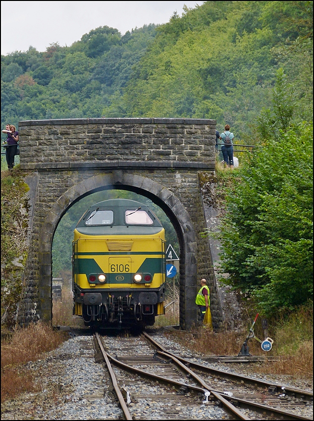 . The HLD 6106 is arriving in the station Dorinne-Durnal on the heritage railway track Le Chemin de Fer du Bocq on August 17th, 2013.