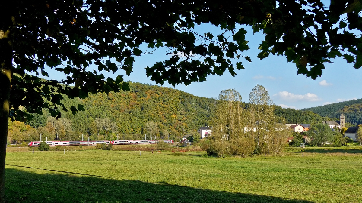 . The IR 3741 Troisvierges - Luxembourg City is running through Drauffelt on October 3rd, 2014.