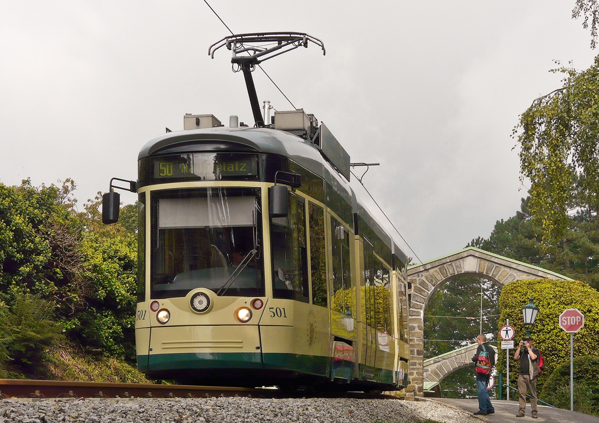 . The mountainrunner N 501 is leaving the upper terminus of the Pstlingbergbahn in Linz on September 14th, 2010.