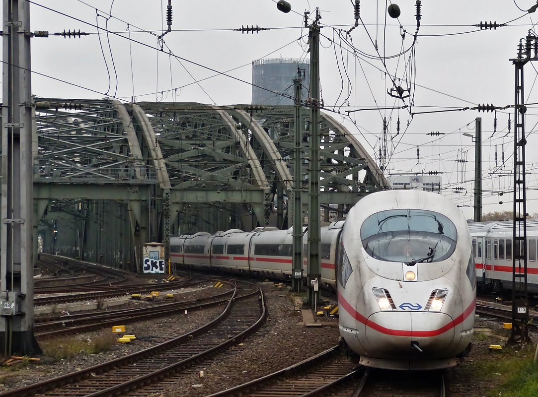 . The NS ICE 4653 is entering into the main station of Cologne on November 20th, 2014.