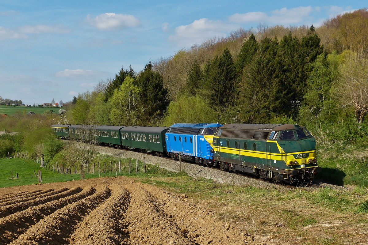 . The special train  Hommage aux locos de la srie 62  taken in Louise Marie on April 5th, 2014.