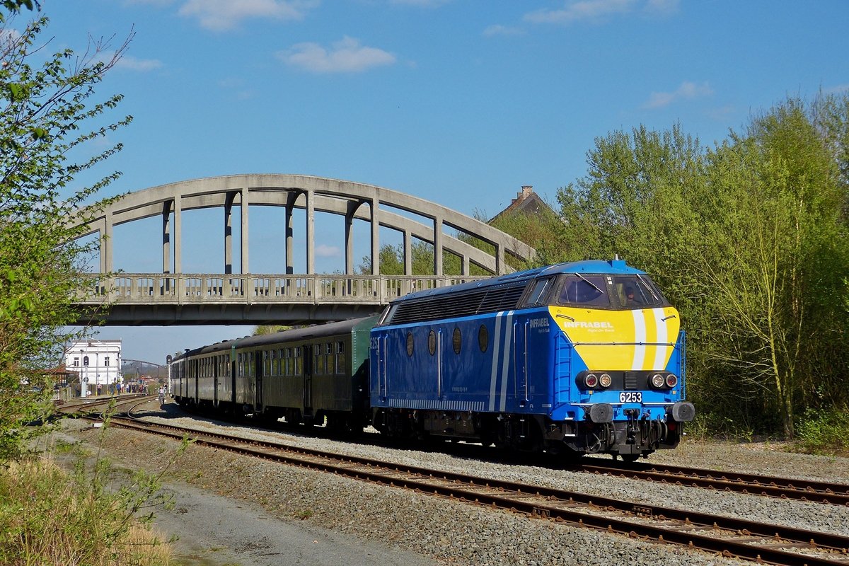 . The special train  Hommage aux locos de la srie 62  photographed in Ronse/Renaix on April 5th, 2014.