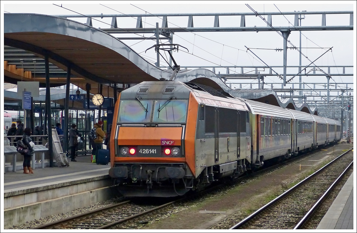 . The Sybic BB 26141 is heading the IC 296 Mulhouse - Luxembourg City in Luxembourg City on January 22nd, 2014.