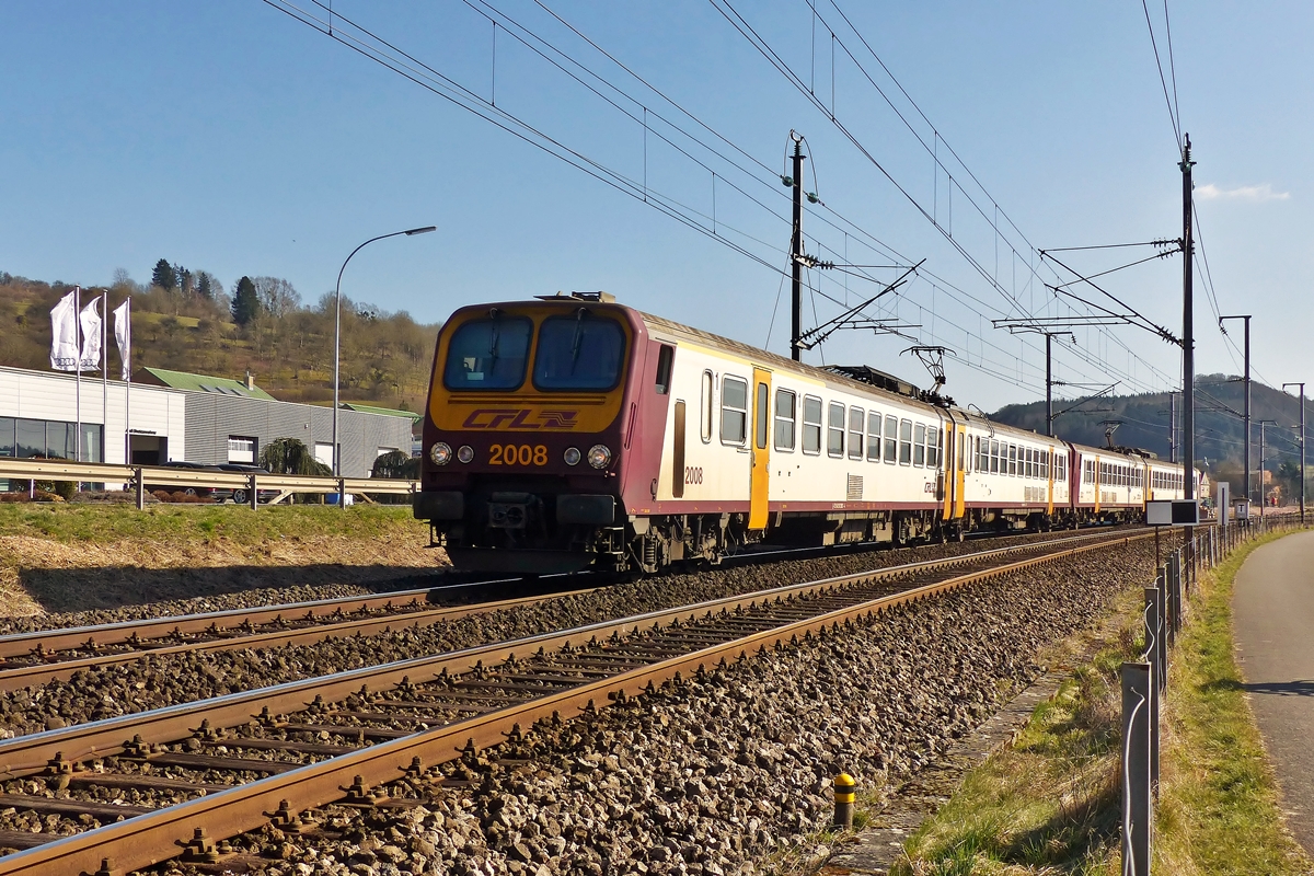 . Z 2000 double unit is running as RE 3714 Luxembourg City - Troisvierges between Lintgen and Mersch on March 12th, 2015.