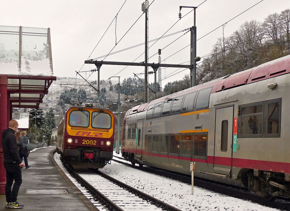 . Z 2002 as RE 3838 Troisvierges - Luxembourg City is entering into the station of Kautenbach on January 30th, 2015.