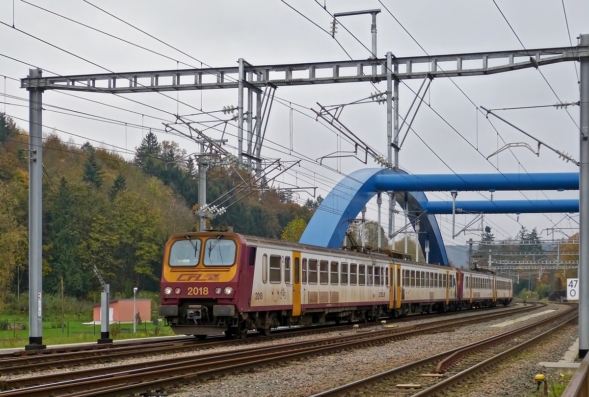 . Z 2018 and Z 2017 are entering into the station of Ettelbrück on November 6th, 2014.