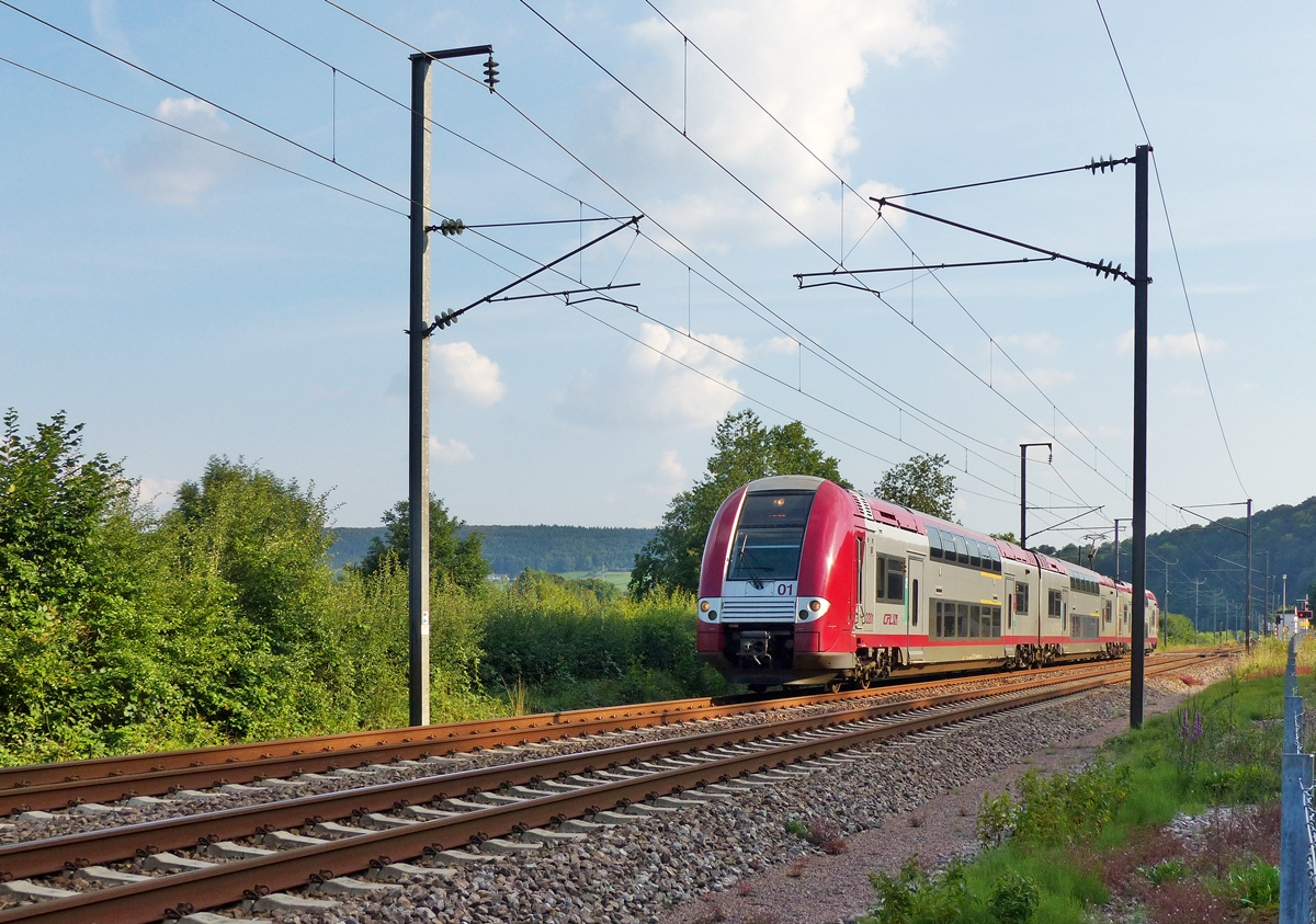 . Z 2201 is running through Erpeldange/Ettelbrück on August 1st, 2014.
