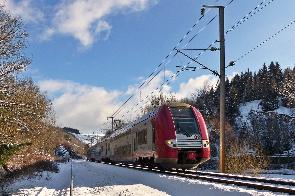 . Z 2202 as RE 3712 Luxembourg City - Troisvierges pictured near Maulusmühle on February 4th, 2015.