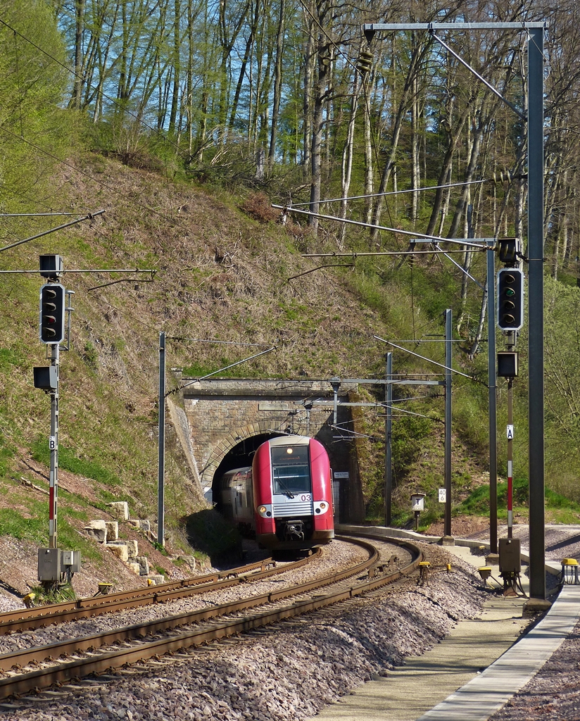 . Z 2203 is leaving the tunnel Cruchten on April 21st, 2015.