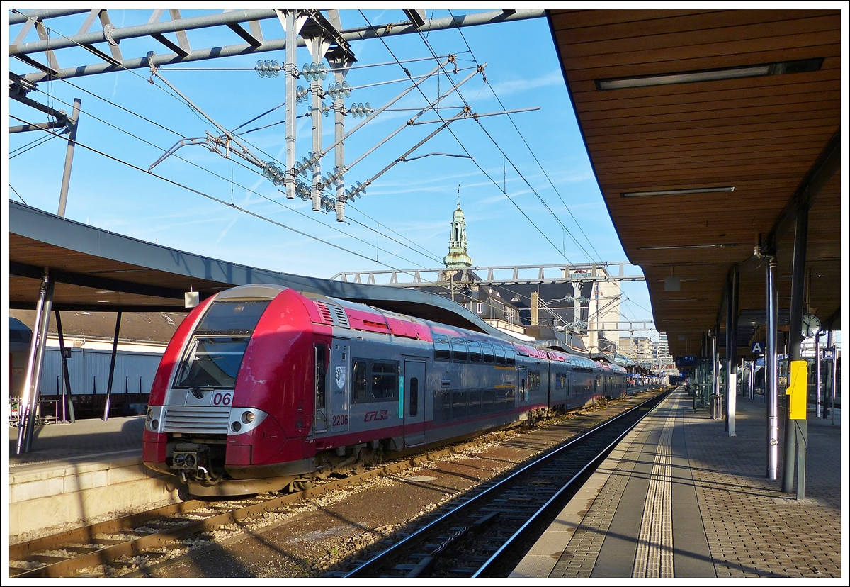 . Z 2206 is leaving the station of Luxembourg City on December 16th, 2013.