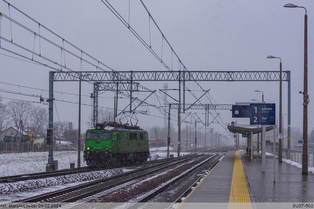 09.02.2024 | Międzyrzec Podlaski - EU07-502 working on the station.