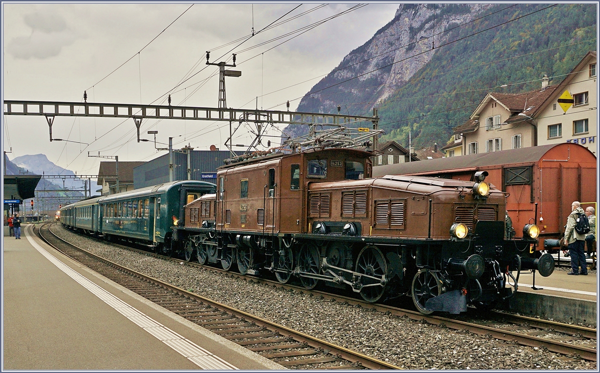 100 Year Crokodil. the special Service for the 100 yeras Crokodil in Erstfeld, for the Moment only with the Ce 6/8 II 14253 (91 85 4601 253-8) in Erstfeld.

19.10.2019 
