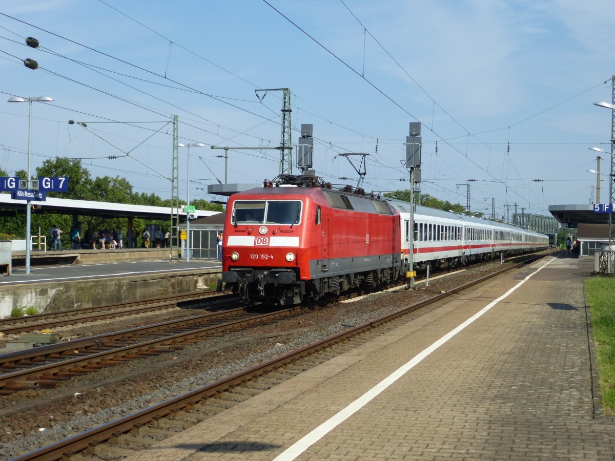 120 152-4 is driving in Kln/Messe Deutz on August 21st 2013.