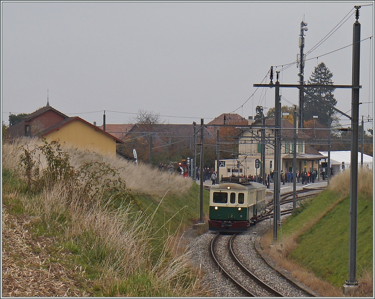 120 Years BAM MBC: A old fashons train near Apples.
24.10.2015