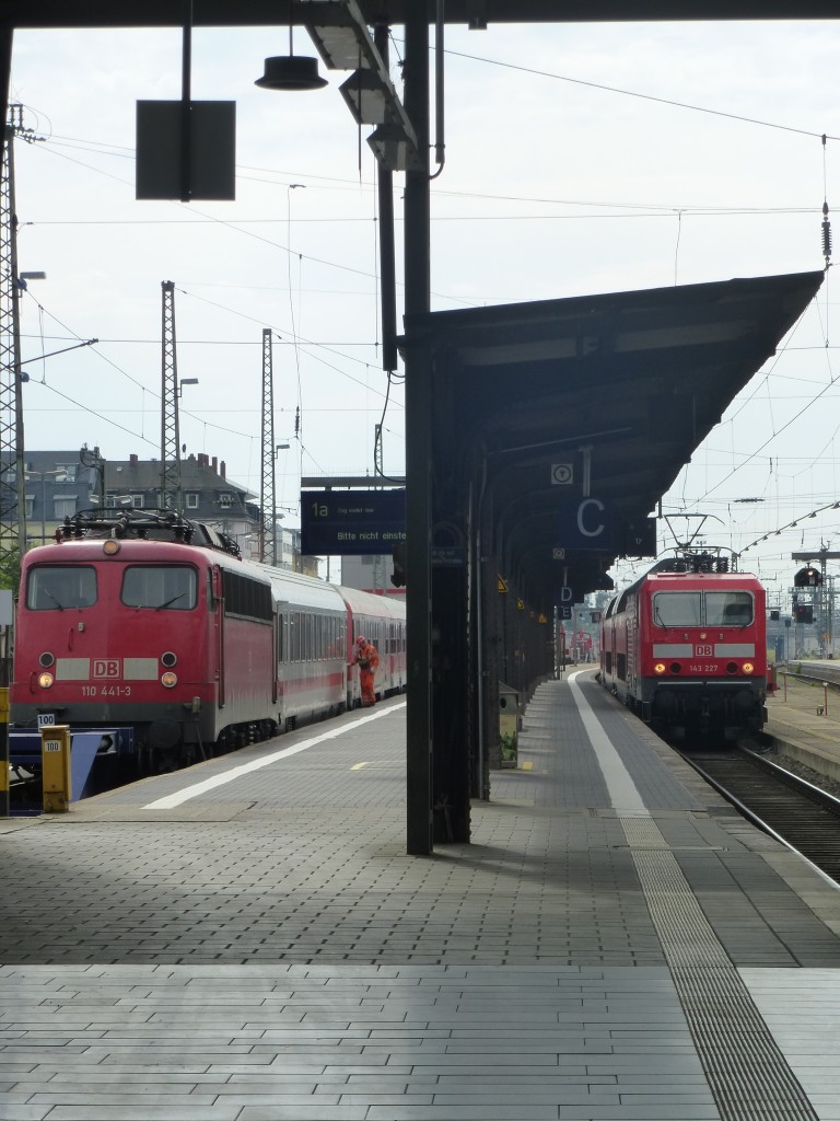 143 227 and 110 441-3 is standing in Frankfurt(Main) central station on August 23rd 2013.