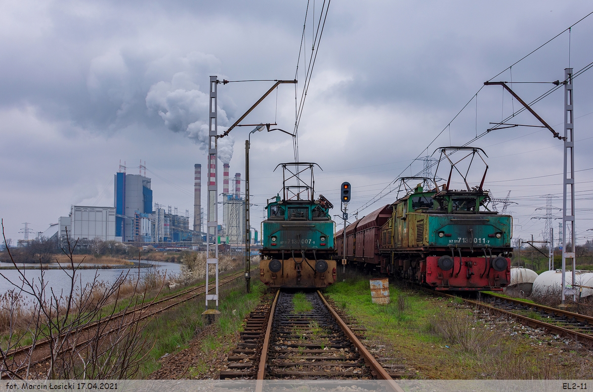 17.04.2021 | Konin - EL2-11 with EL2-07 waiting for unloading, on the left power plant Pątnów.