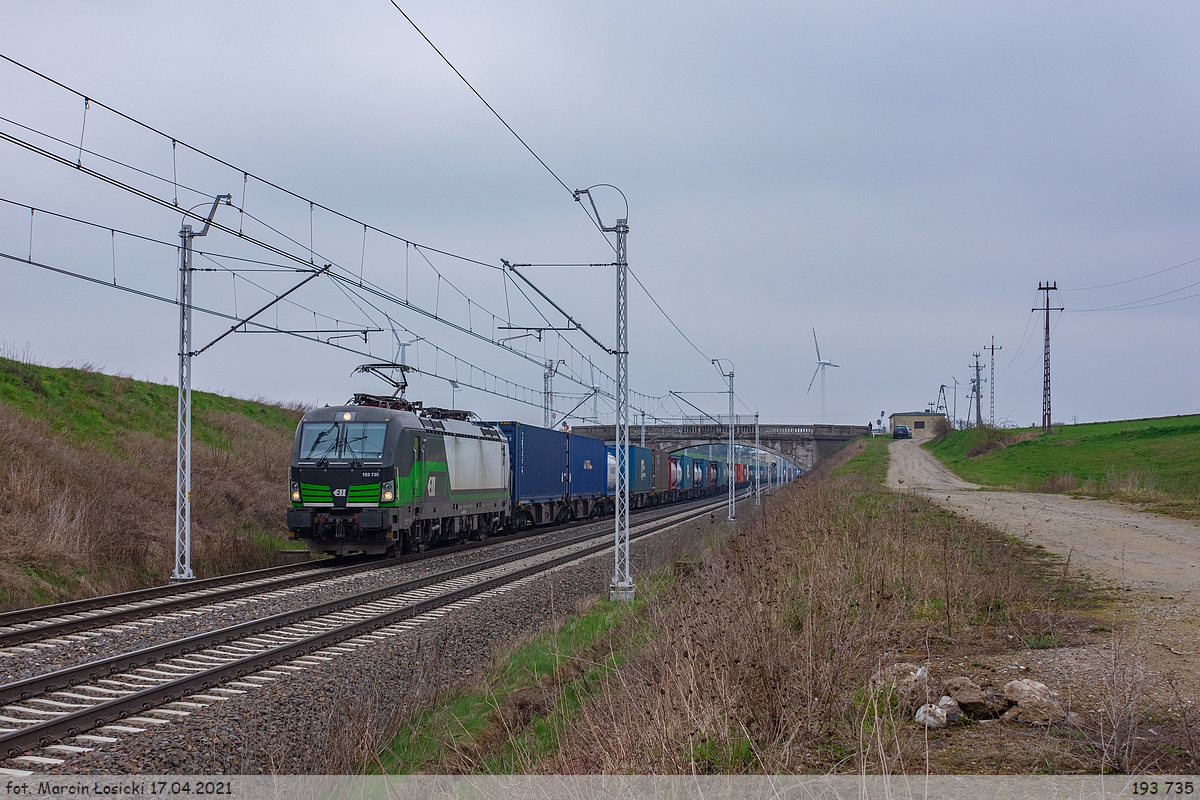 17.04.2021 | Podgór - Vectron is heading towards to the Konin station.