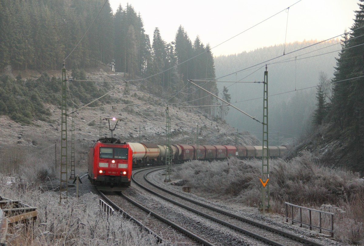 185 060-1 DB Schenker near Förtschendorf 16/12/2013.
